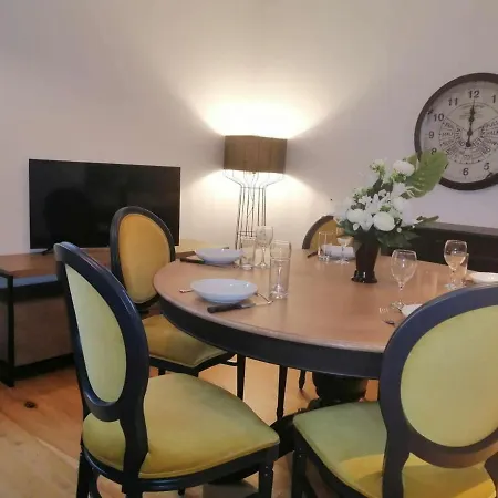 Rochefort, 2 Pieces, 4 Personnes - Fr-1-246b-455 Appartement